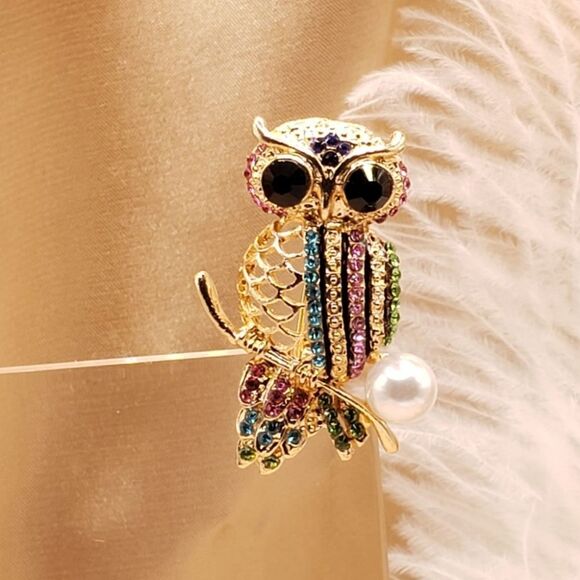 Brand New Rhinestone Gold With Pearl Owl Brooch Pin - Picture 2 of 4
